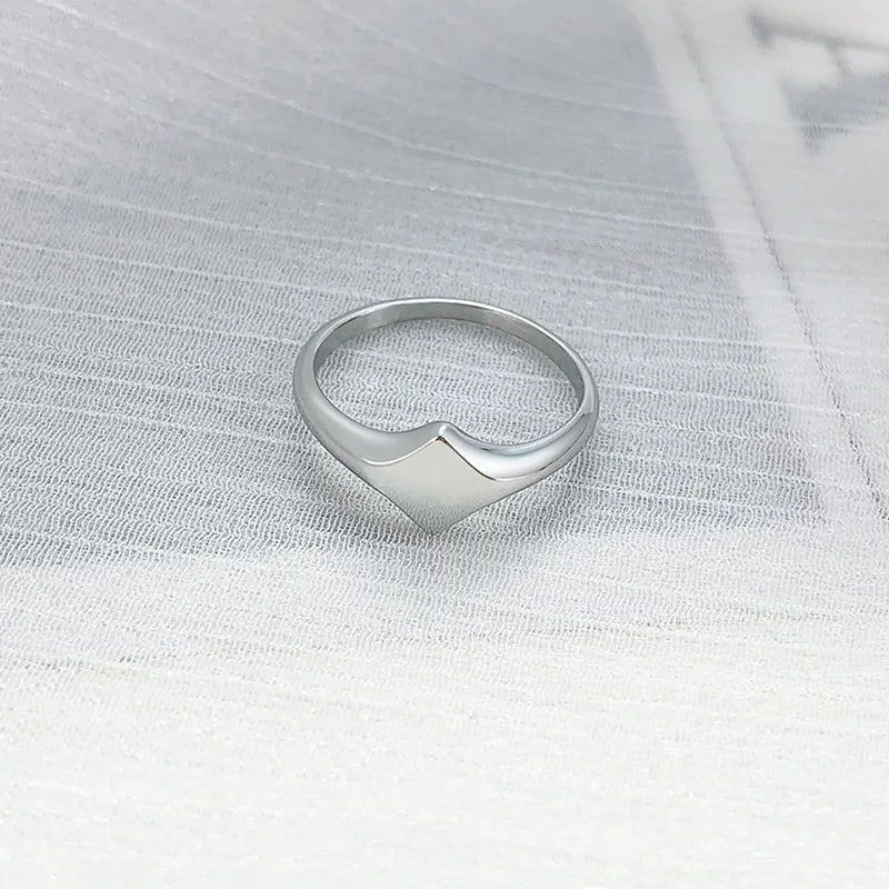 Anel Mindinho de Lotus